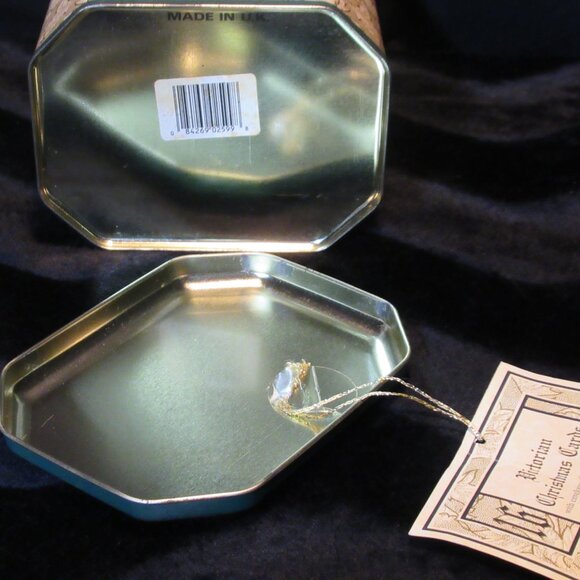 Victorian Collection Collectible Santa Card Tin (empty) - Picture 8 of 10